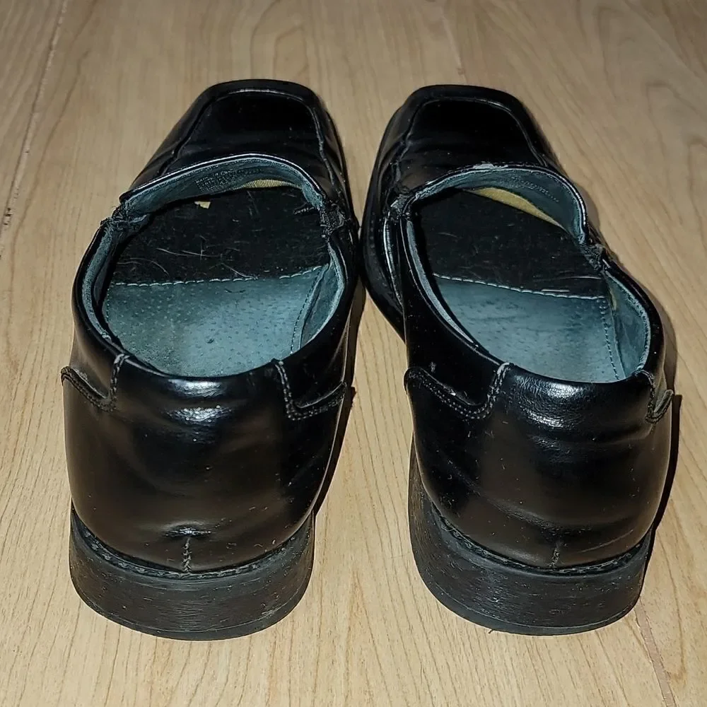 APT 9 BLACK LOAFERS, SIZE 8.5